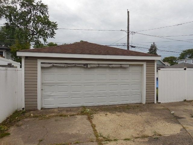 312 S 10th Avenue, Maywood, IL 60153