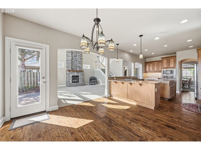 1574 S Redwood St, Canby, OR 97013