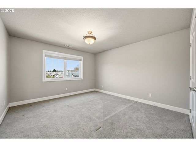 1574 S Redwood St, Canby, OR 97013