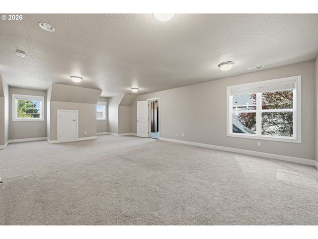 1574 S Redwood St, Canby, OR 97013