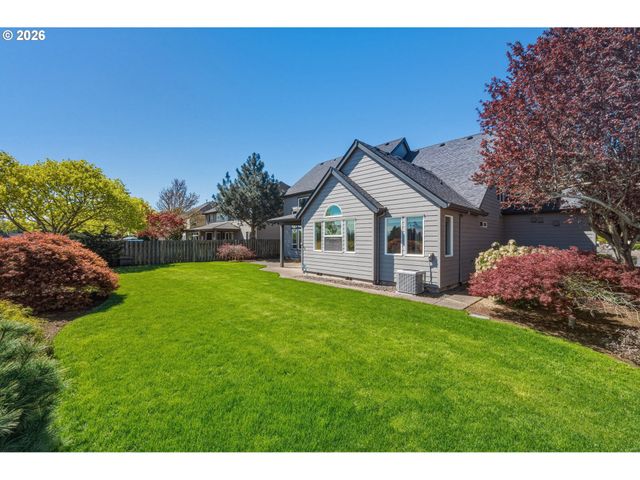 1574 S Redwood St, Canby, OR 97013