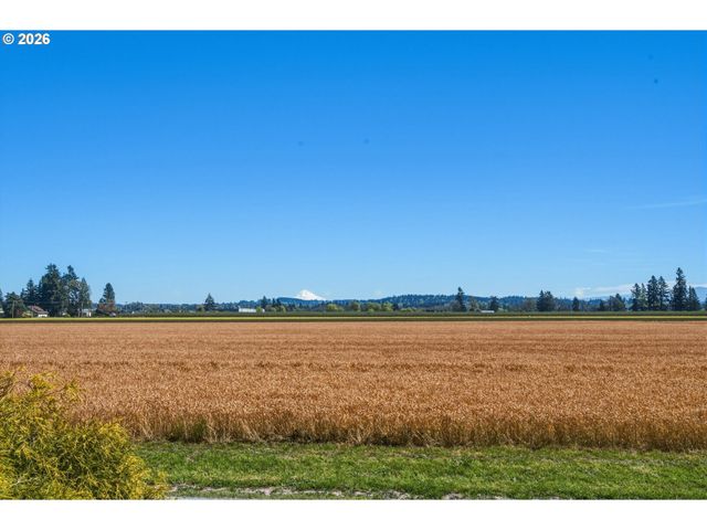 1574 S Redwood St, Canby, OR 97013