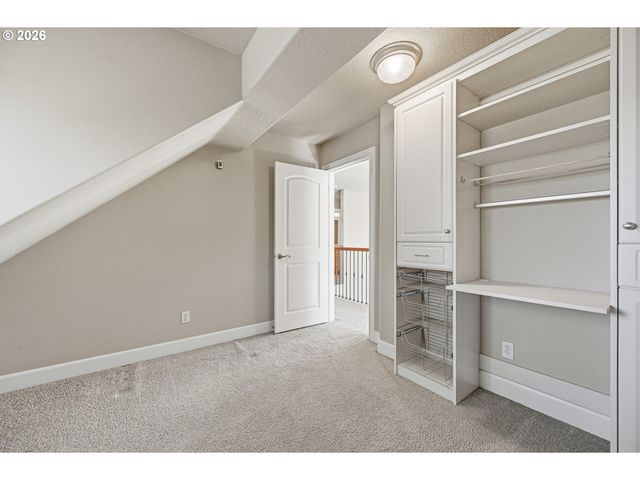 1574 S Redwood St, Canby, OR 97013
