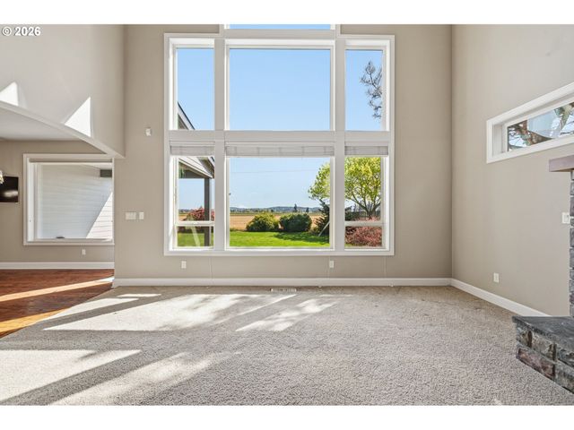 1574 S Redwood St, Canby, OR 97013