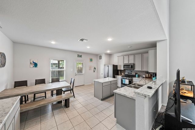 8908 Portobello Way, Converse, TX 78109