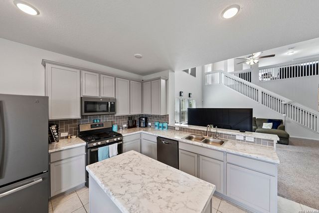 8908 Portobello Way, Converse, TX 78109