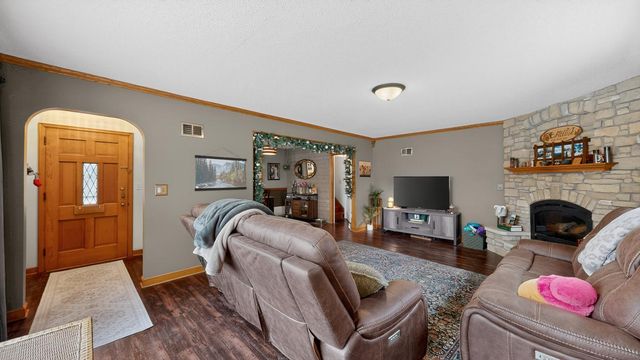 305 N Mantorville Avenue, Kasson, MN 55944