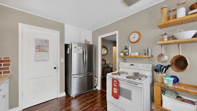 305 N Mantorville Avenue, Kasson, MN 55944