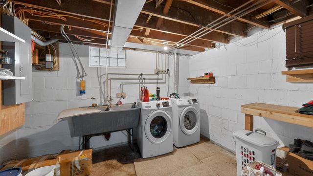 305 N Mantorville Avenue, Kasson, MN 55944