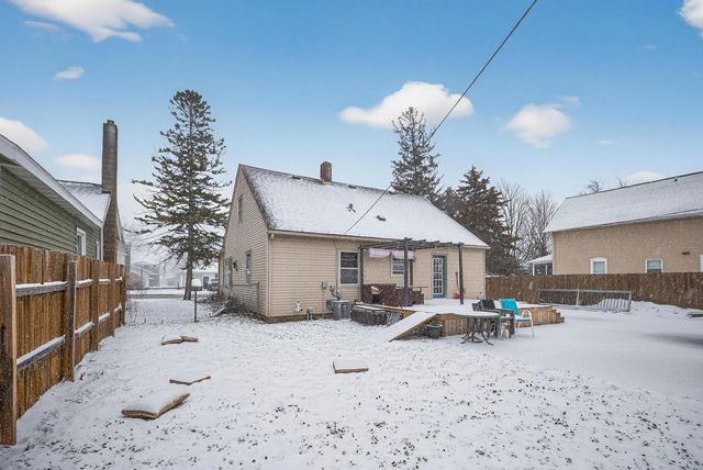 305 N Mantorville Avenue, Kasson, MN 55944