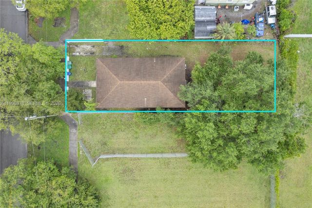 2231 NW 74th St, Miami, FL 33147