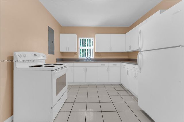 2231 NW 74th St, Miami, FL 33147