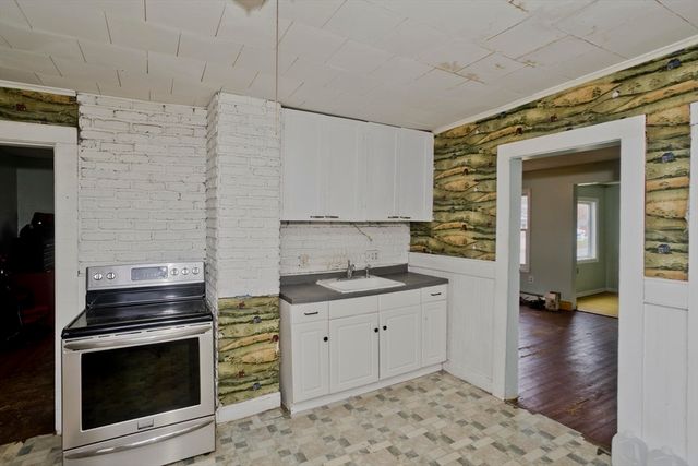 1029 Wilson St, Palmer, MA 01069