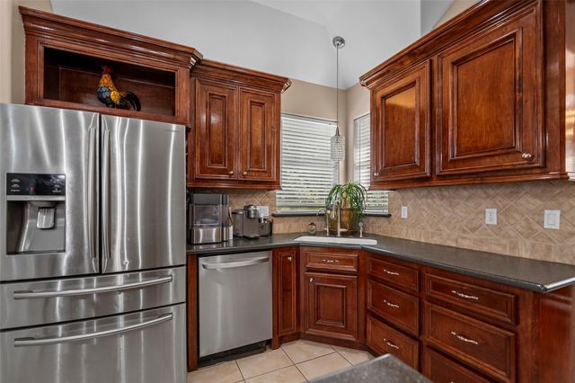 303 Beaumont Drive, Magnolia, TX 77354