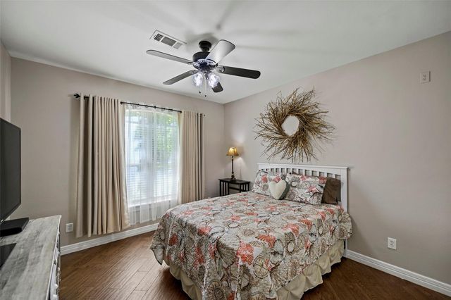303 Beaumont Drive, Magnolia, TX 77354