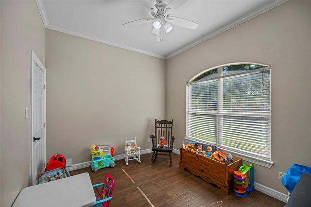 303 Beaumont Drive, Magnolia, TX 77354