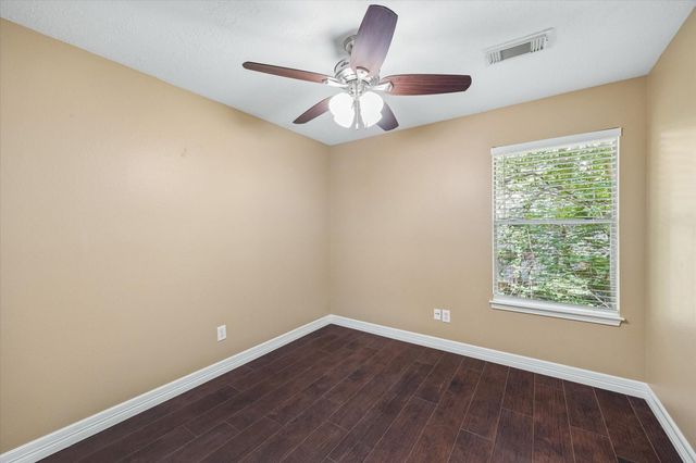 9 E Willowwood Court, The Woodlands, TX 77381