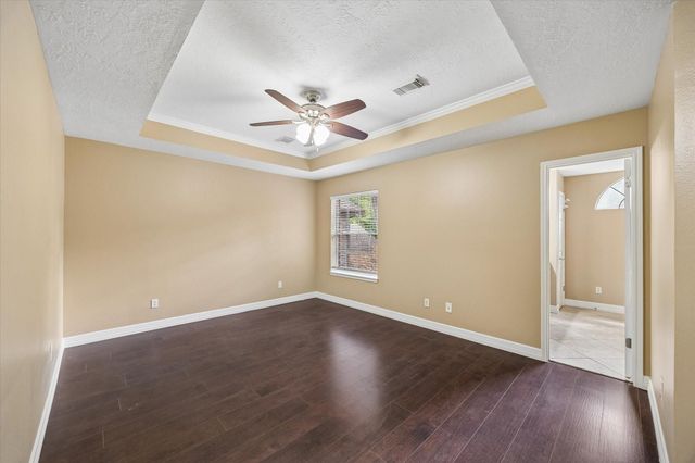 9 E Willowwood Court, The Woodlands, TX 77381