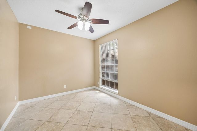 9 E Willowwood Court, The Woodlands, TX 77381