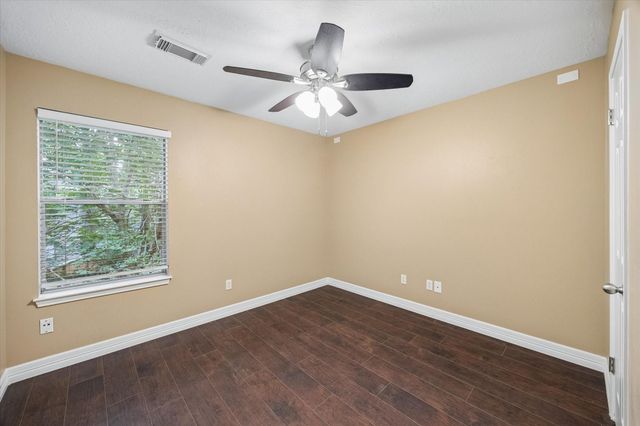 9 E Willowwood Court, The Woodlands, TX 77381