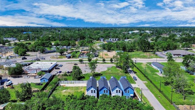 1047 Glenn Avenue, Houston, TX 77088