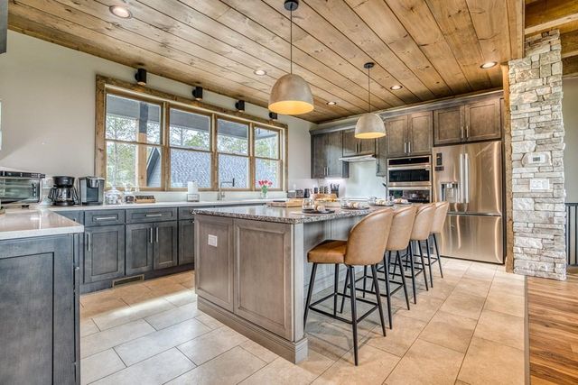 278 Oakwood Lane, Ellijay, GA 30540
