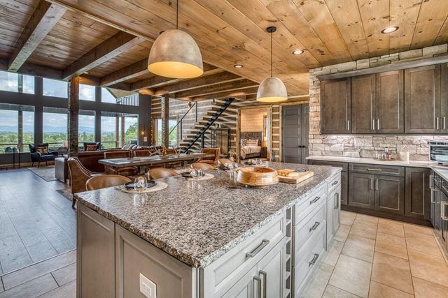 278 Oakwood Lane, Ellijay, GA 30540
