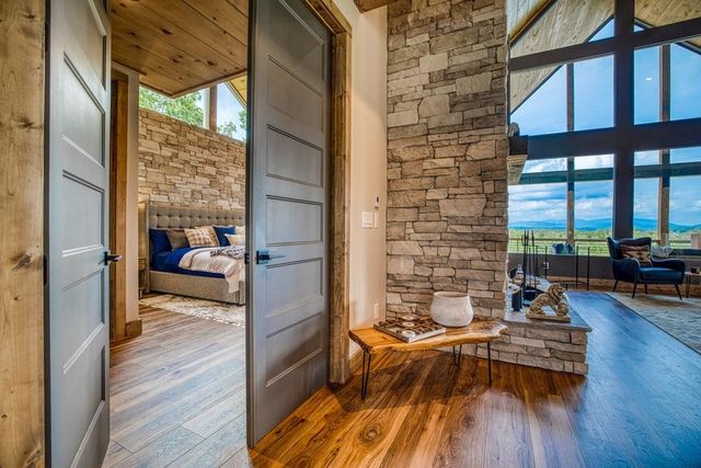 278 Oakwood Lane, Ellijay, GA 30540