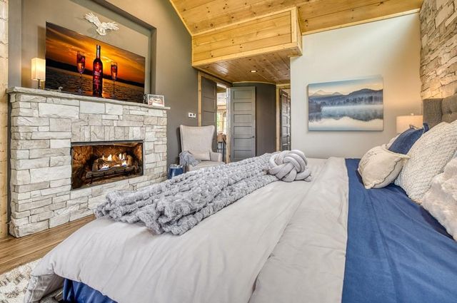 278 Oakwood Lane, Ellijay, GA 30540