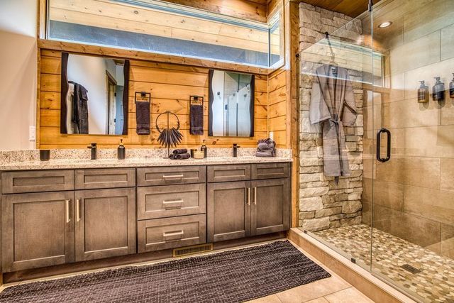 278 Oakwood Lane, Ellijay, GA 30540