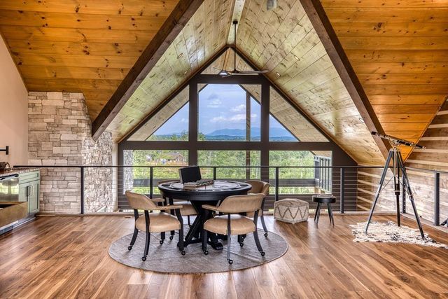 278 Oakwood Lane, Ellijay, GA 30540