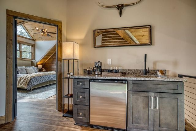 278 Oakwood Lane, Ellijay, GA 30540