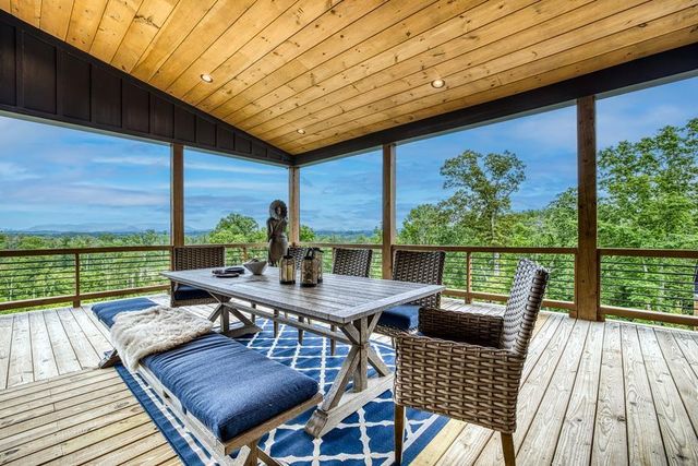 278 Oakwood Lane, Ellijay, GA 30540