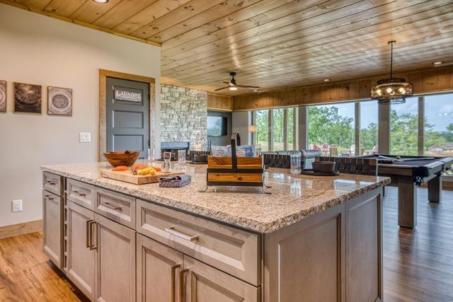 278 Oakwood Lane, Ellijay, GA 30540