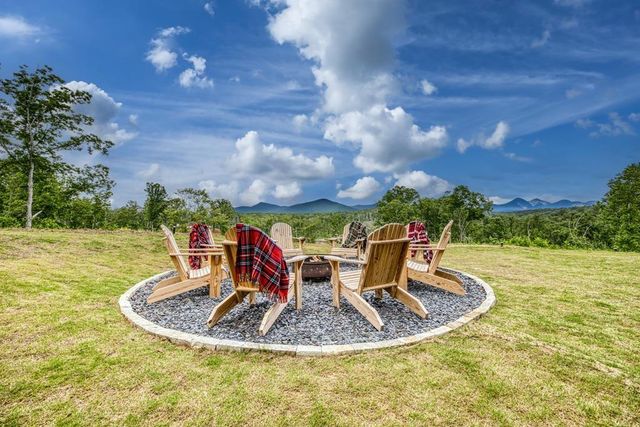 278 Oakwood Lane, Ellijay, GA 30540