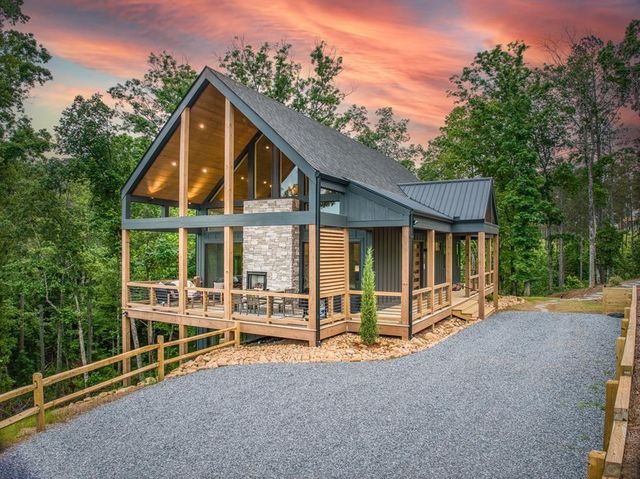278 Oakwood Lane, Ellijay, GA 30540