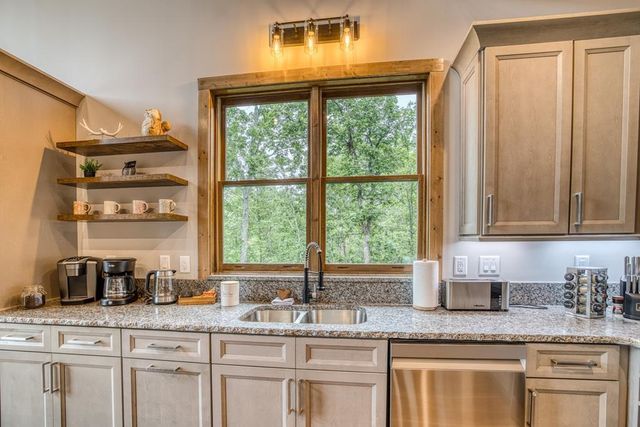 278 Oakwood Lane, Ellijay, GA 30540