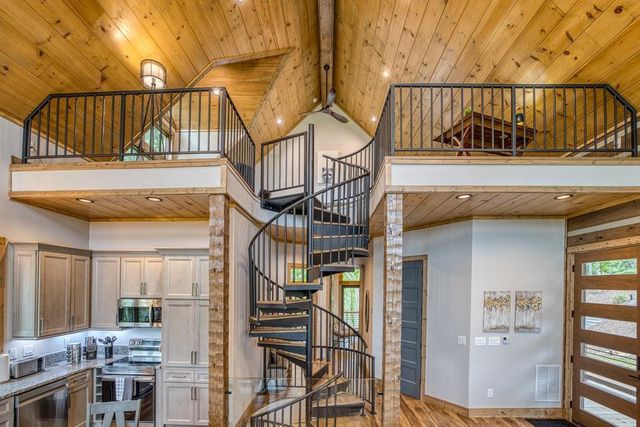 278 Oakwood Lane, Ellijay, GA 30540