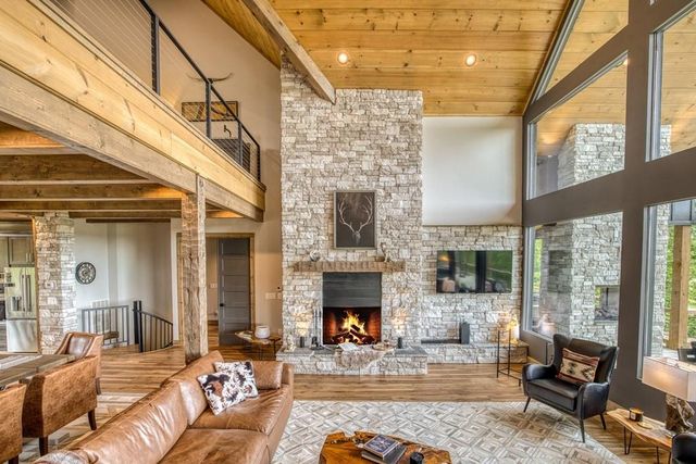 278 Oakwood Lane, Ellijay, GA 30540