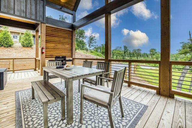 278 Oakwood Lane, Ellijay, GA 30540