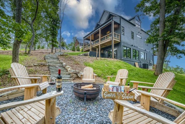 278 Oakwood Lane, Ellijay, GA 30540