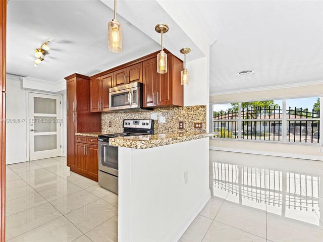 2045 NW 115th St, Miami, FL 33167