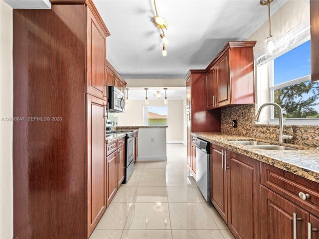 2045 NW 115th St, Miami, FL 33167