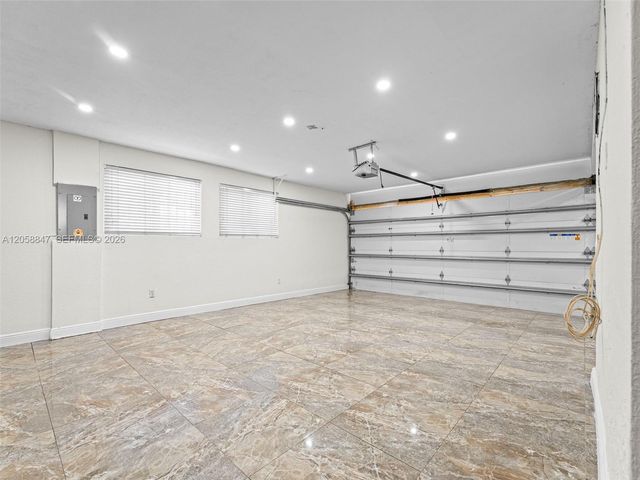 2045 NW 115th St, Miami, FL 33167