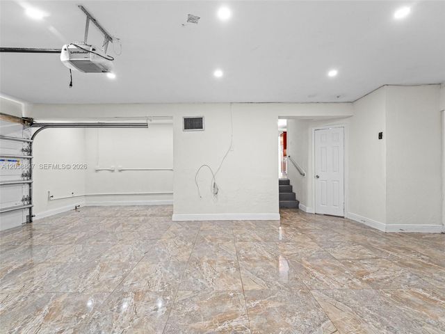 2045 NW 115th St, Miami, FL 33167