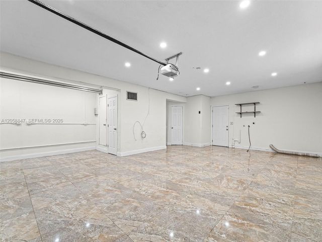 2045 NW 115th St, Miami, FL 33167