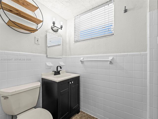 2045 NW 115th St, Miami, FL 33167