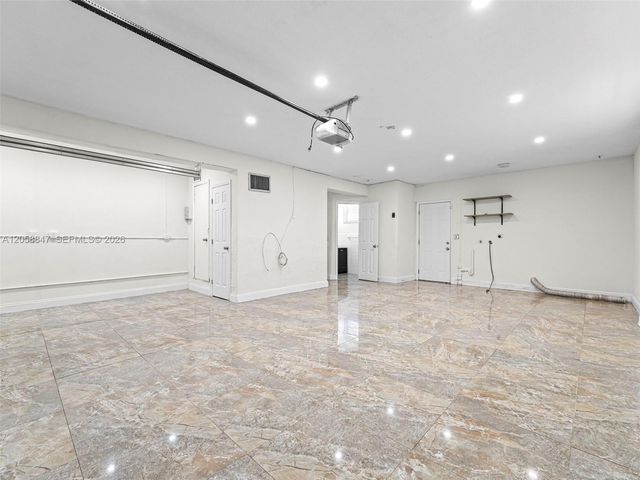 2045 NW 115th St, Miami, FL 33167