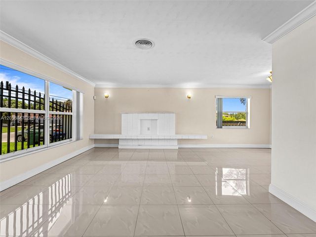2045 NW 115th St, Miami, FL 33167