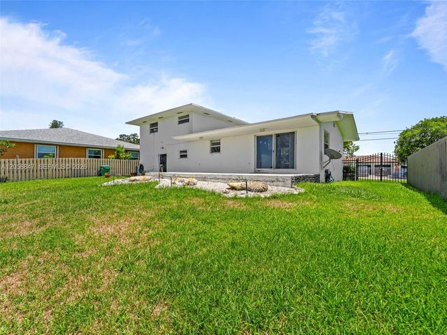 2045 NW 115th St, Miami, FL 33167